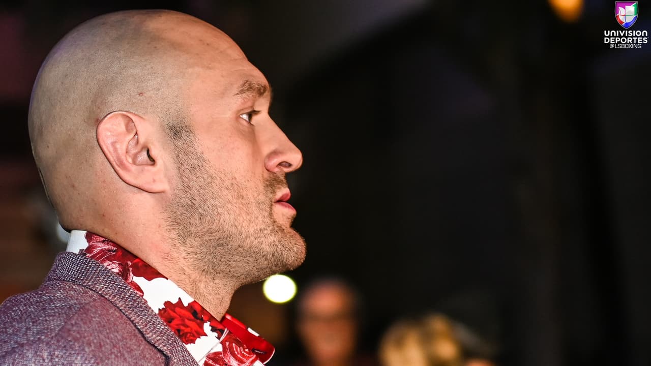 Tyson Fury y Deontay Wilder brindaron una pelea para la historia en el Staples Center de Los Ángeles. Wilder, monarca del CMB de peso completo, tiró en dos ocasiones al inglés, quien se levantó tras dominar la contienda con su elusivo boxeo. AL final, los jueces otorgaron un empate.