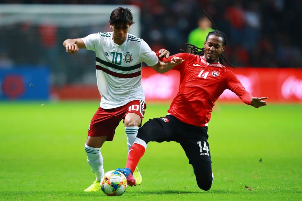 Debutó con la Selección Nacional el 2 de octubre de 2019.