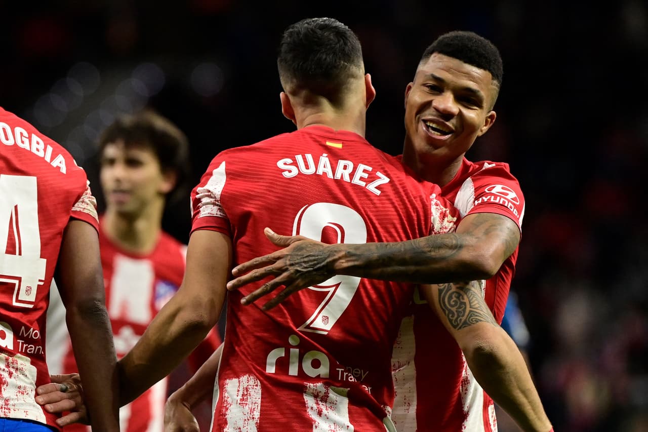 El Atlético de Madrid goleó al Alavés con sendos dobletes de Joao Félix y Luis Suárez.