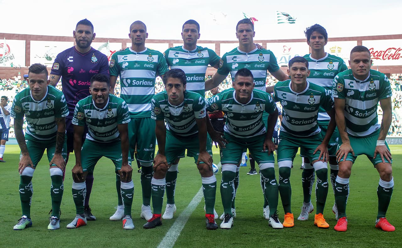 ¿Qué tal luce la playera en el equipo de La Comarca? Vale la pena lucir la tradición lagunera con la jersey del campeón. 
<a href="http://www.univisiondeportesfanshop.com" target="_blank">univisiondeportesfanshop.com</a>