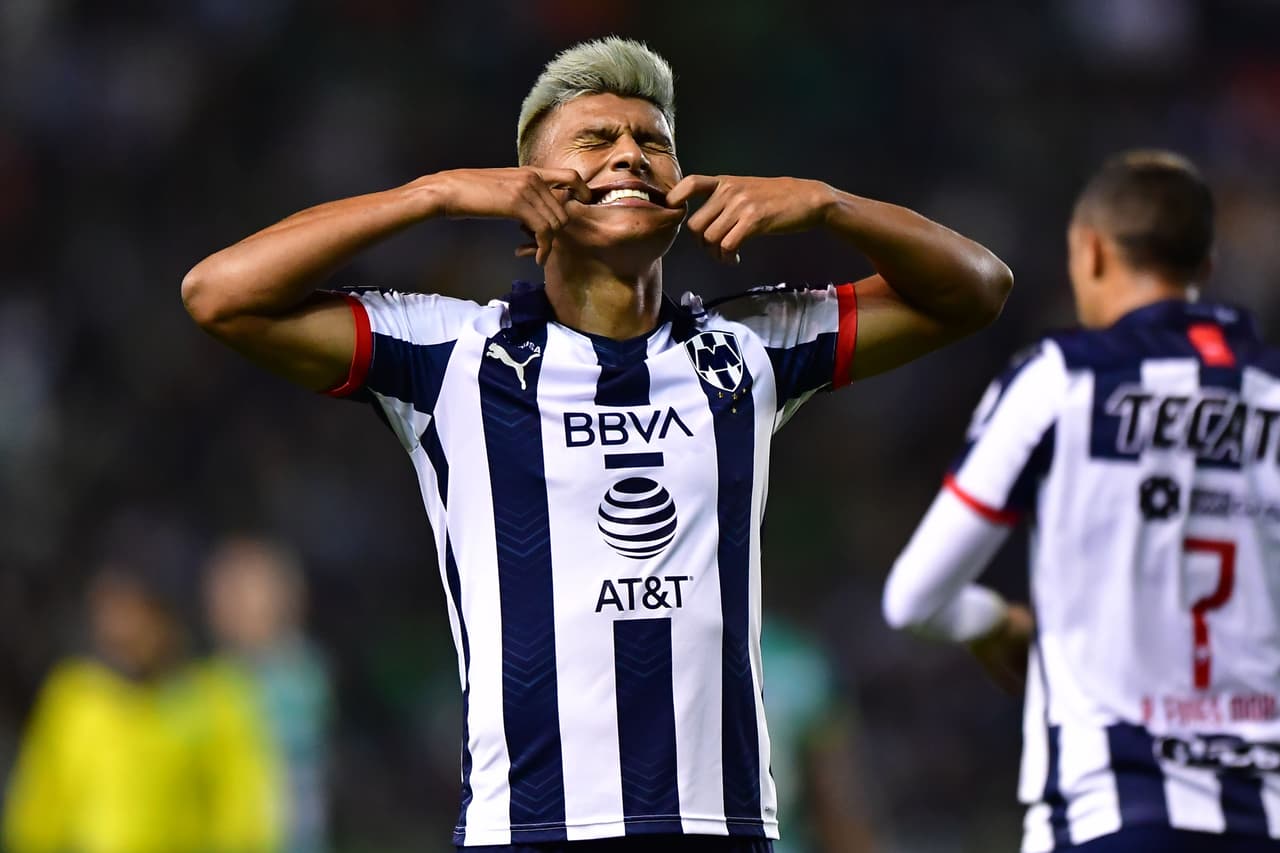 Jesús Gallardo marcó el 0-1 ante la Fiera y festejó a lo 'Pizarro' pero su equipo terminó perdiendo 3-1.