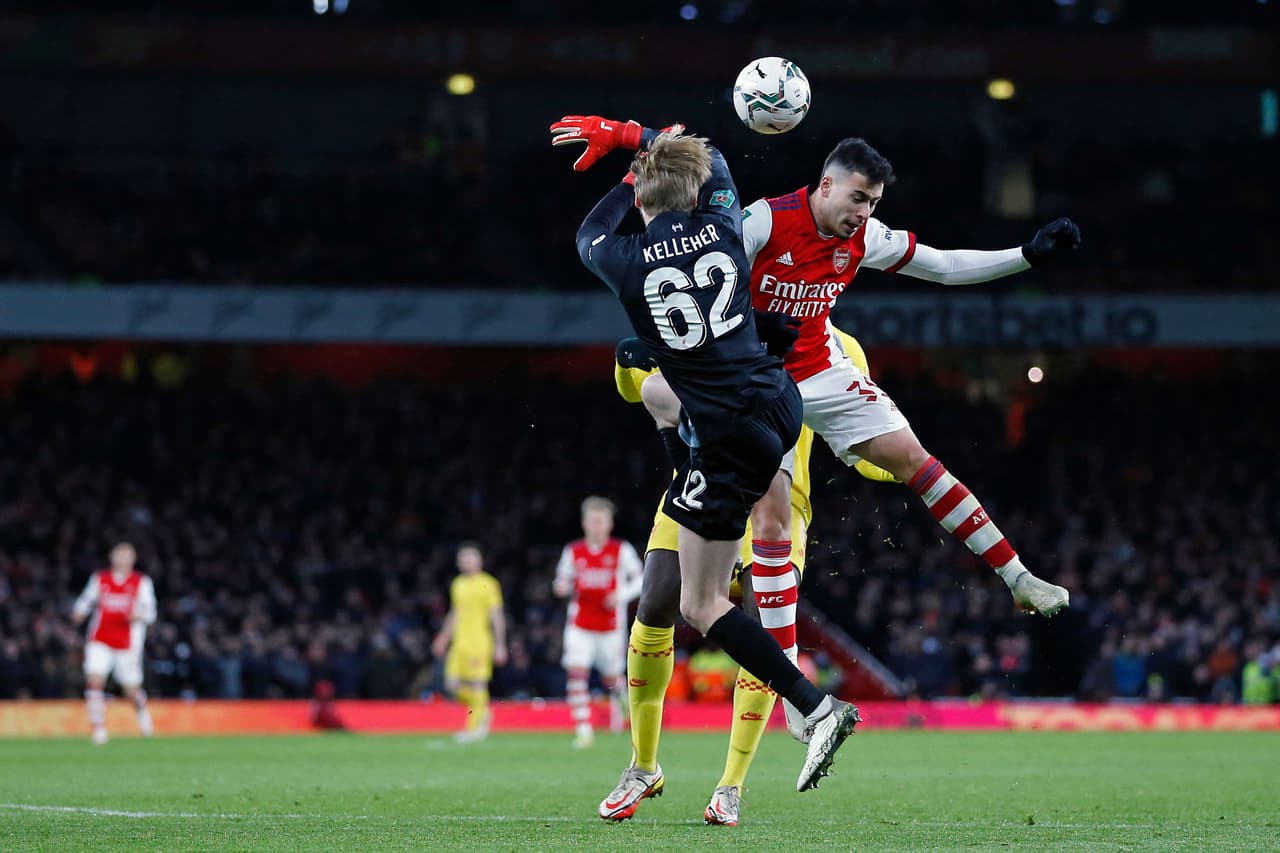 Arsenal hacia lo que podía e incluso se adueñaba del esférico.