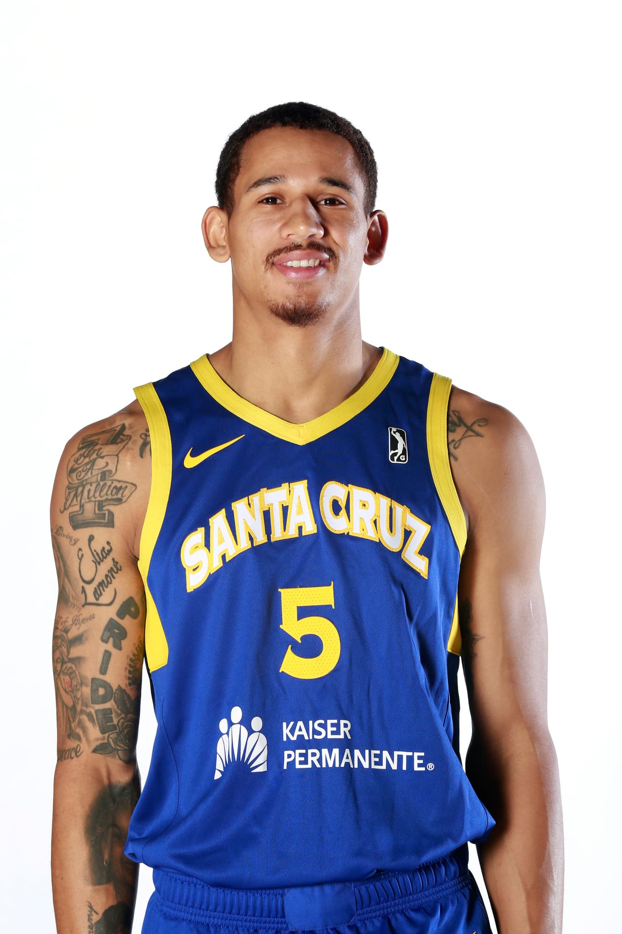 Juan Ronel Toscano Anderson. Por su madre, tiene la doble nacionalidad, tanto de México como Estados Unidos.