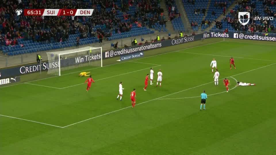 ¡Zapatazo y gol! Xhaka consigue el 2-0 de Suiza sobre Dinamarca