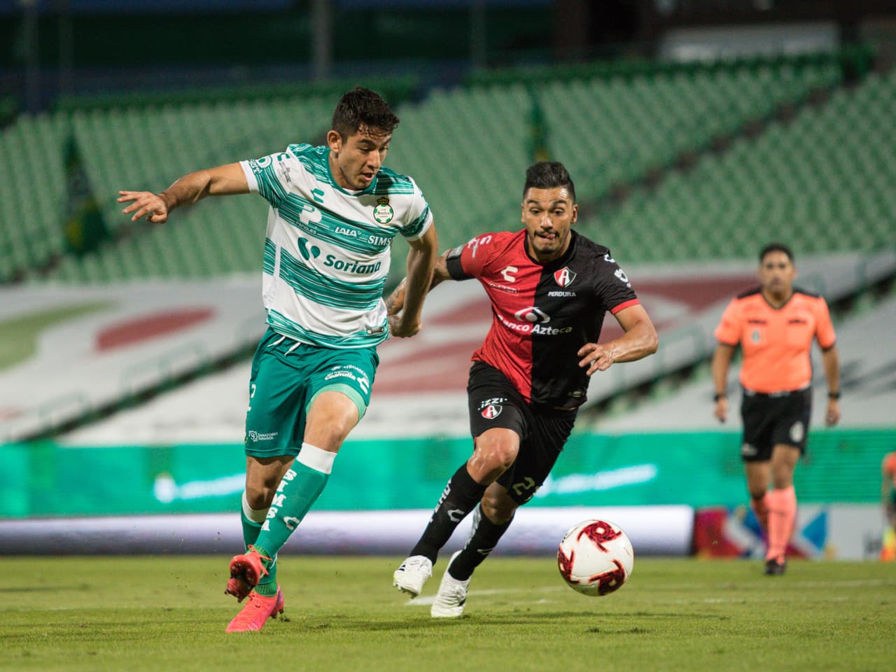 Los Santos no aprovechan la localía frente al Atlas, y con muy pocas llegadas, los Guerreros y los Zorros se dividen los puntos.