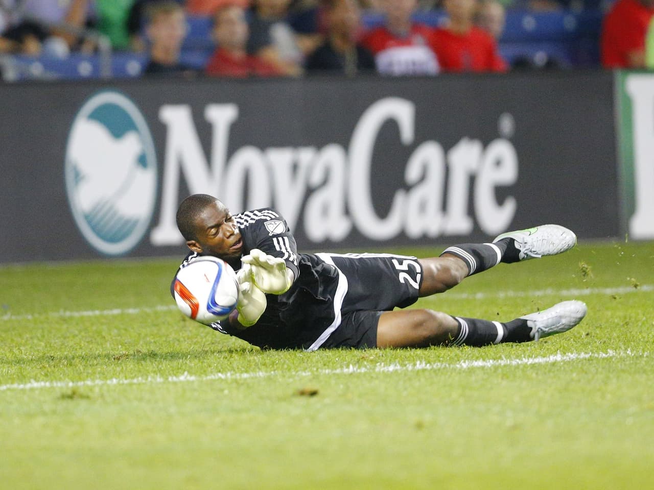 Sean Johnson - Chicago Fire. Brilla en uno de los equipos con peor rendimiento este año. Lo apodan Superman por capacidad para volar y llegar a los extremos más lejanos del arco.