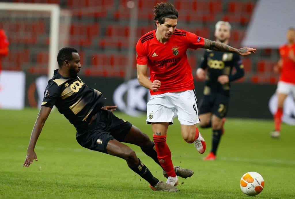 Standard de Liege y Benfica empatan 2-2 durante la última jornada de la UEFA Europa League. Por parte del club belga, los goles corrieron a cargo de Raskin y Tapsoba, mientras que para los de Lisboa, descontó Everton Soares y Luis Miguel Fernandes.