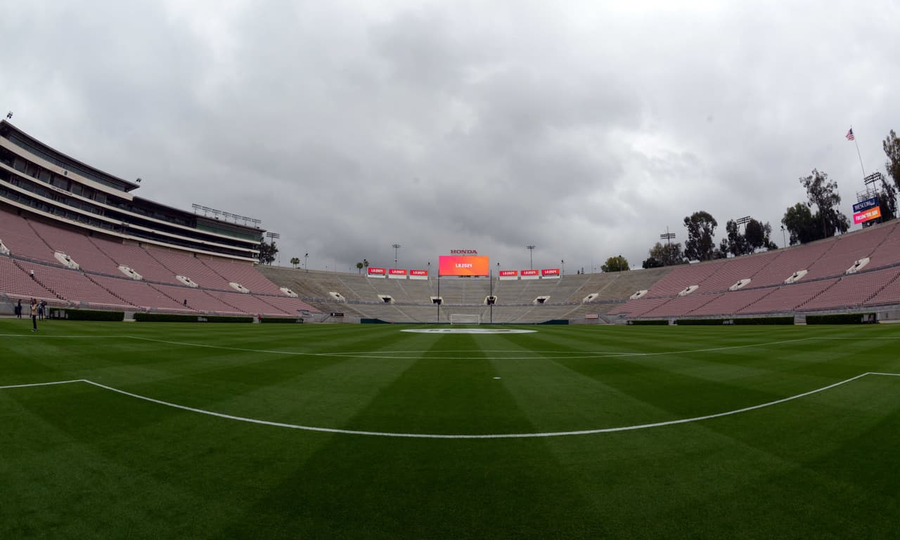 Pese a su antigüedad, el Rose Bowl es uno de los mejores estadios de Estados Unidos, y parece el escenario ideal para dar inicio a una nueva temporada de la Major League Soccer.
<br>