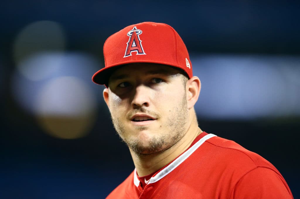 <b>3) Mike Trout (Los Angeles Angels of Anaheim)</b>. El estelar outfielder de los Angels lidera a los jardineros de la Liga Americana con 3.37 millones de votos, uno de los más populares en el juego hoy en día.