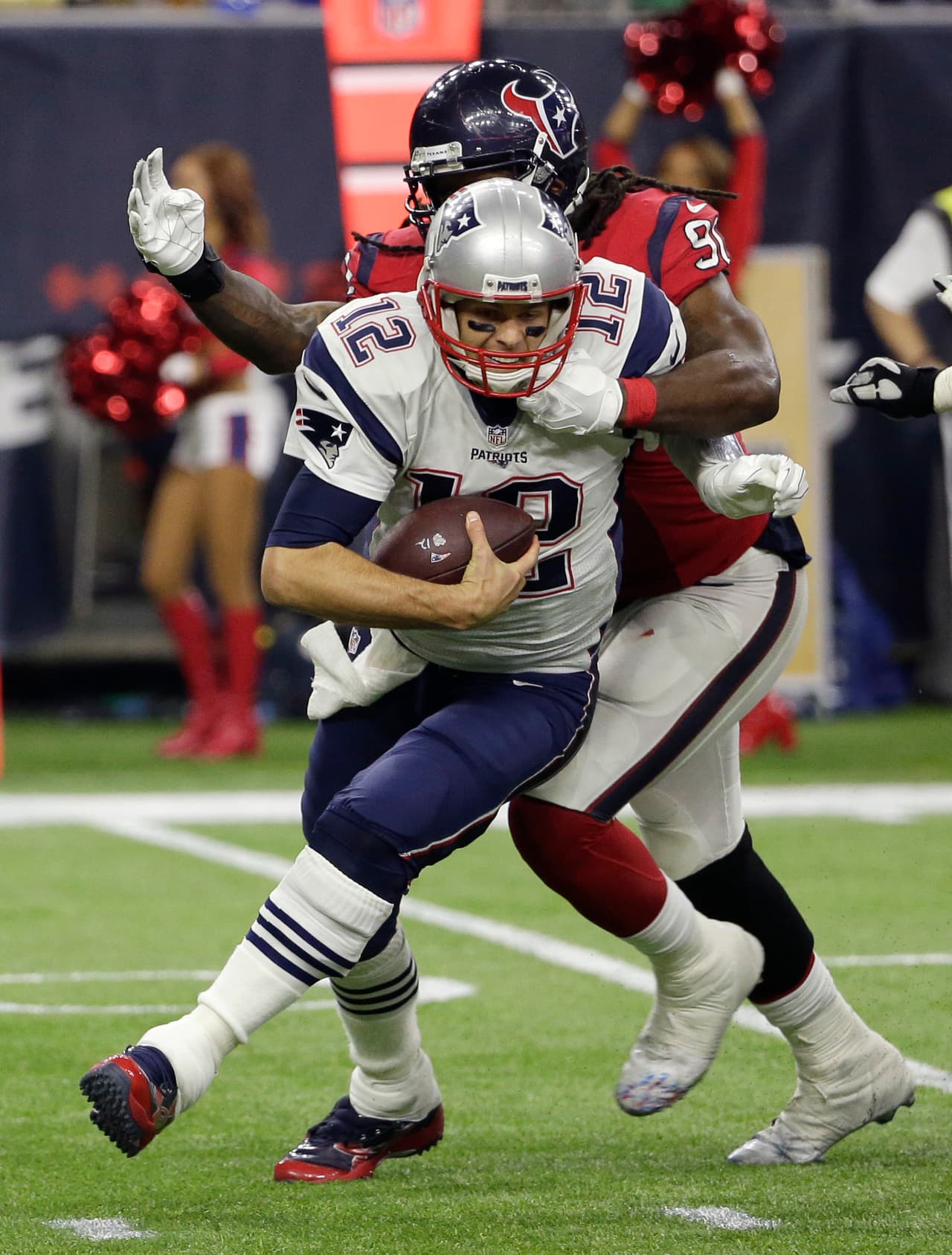 Los Patriots dominaron de principio a fin en una victoria como visitante sobre los Texans amarrando un lugar en Playoffs. Checa las mejores tomas de este duelo con marcador de 27-6.