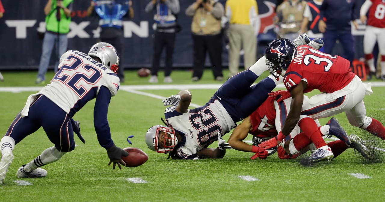 Los Patriots dominaron de principio a fin en una victoria como visitante sobre los Texans amarrando un lugar en Playoffs. Checa las mejores tomas de este duelo con marcador de 27-6.