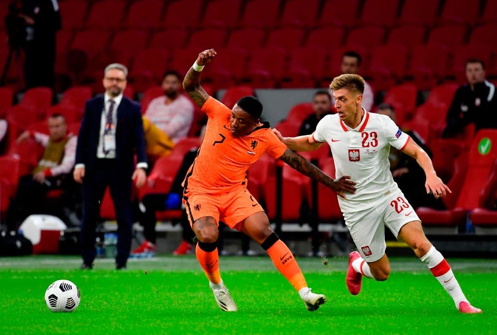 Steven Bergwijn marcó a los 61’ del juego el gol de la victoria para sumar sus primeras tres unidades en la competición.