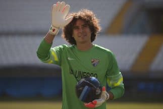 Guillermo Ochoa participó como titular en la derrota del Malaga ante la Fiorentina