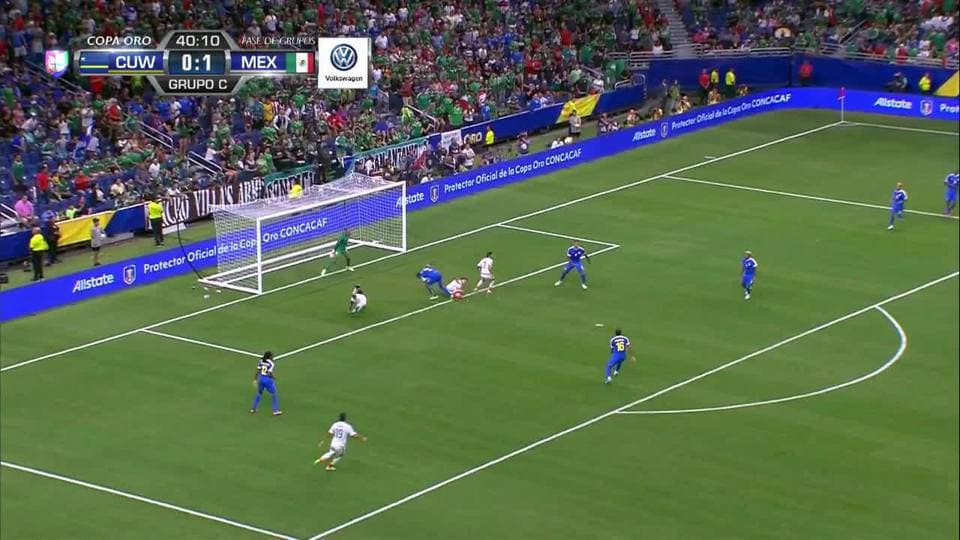 Disparo afuera de Martín Barragán