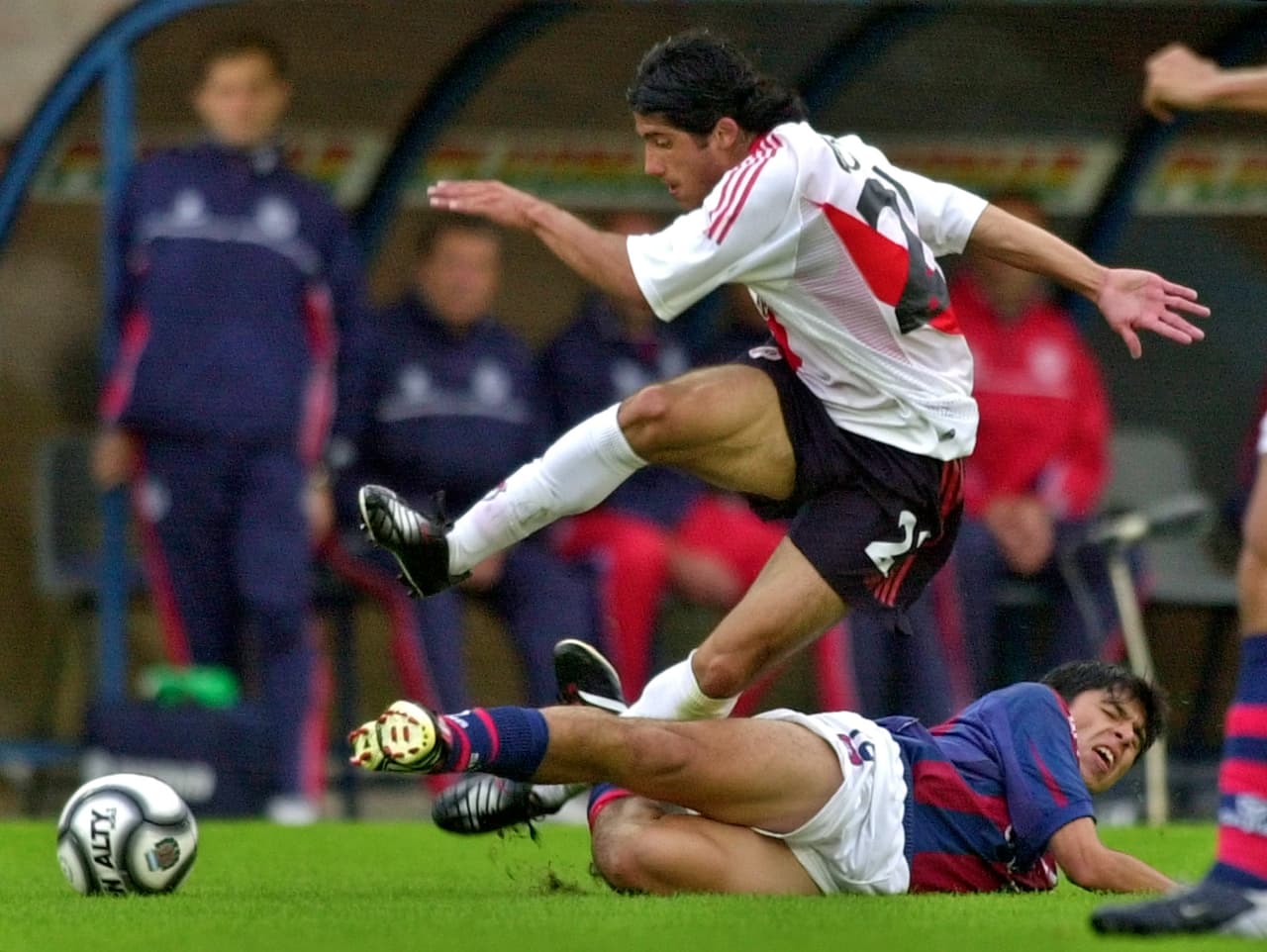 Damián Álvarez: sus primeros pasos profesionales fueron en River, pero en el 2003 llegó al fútbol argentino con Morelia, Pumas y Tigres, equipo en el que se retiró en el 2017.