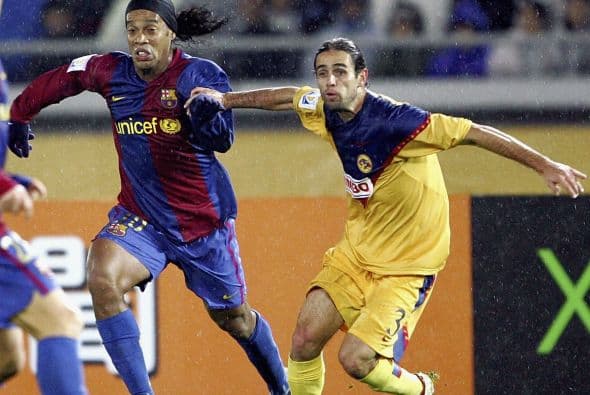 El partido se jugó en Yokohama y el brasileño se encargó de que se convirtiera en un recuerdo muy amargo para la afición del América, pues el astro guió al equipo blaugrana a un triunfo de 4-0, y contribuyó con un tanto que fue catalogado como uno de los mejores goles del torneo.