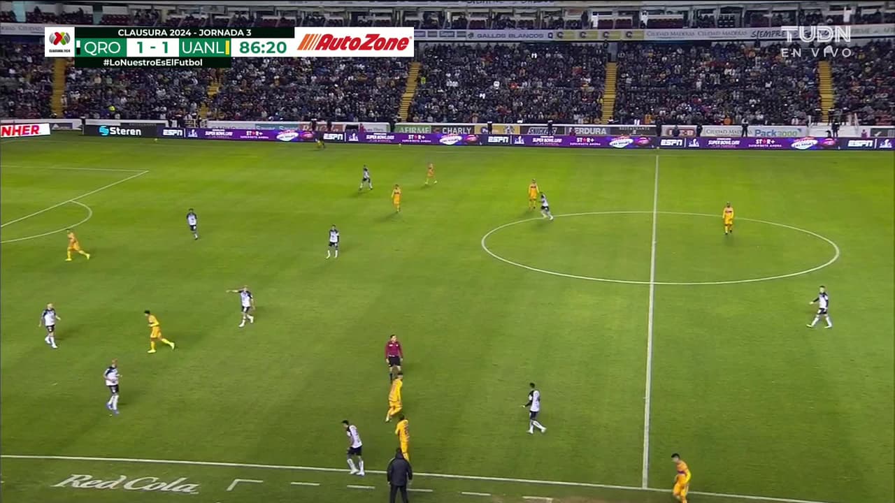 ¡TIRO ATAJADO! disparo por Jesús Angulo.