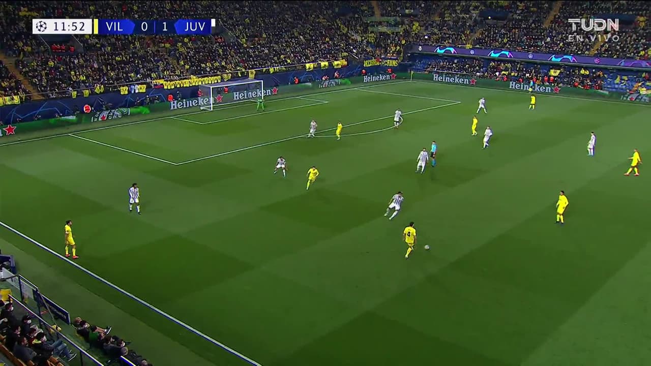 ¡CERCA! Giovani Lo Celso disparó que se estrella en el poste.