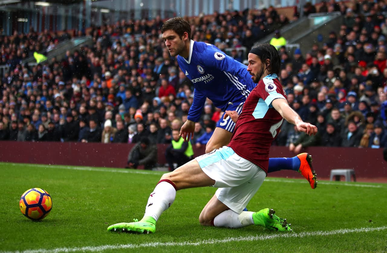 Chelsea de nuevo buscó ponerse arriba en el marcador frente a un equipo local que aguantó la arremetida.