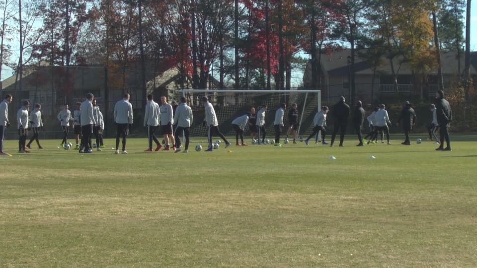 Los rojinegros de Georgia entrenando a dos días de disputar la MLS Cup, que podría ser su primer título oficial en su corta historia.