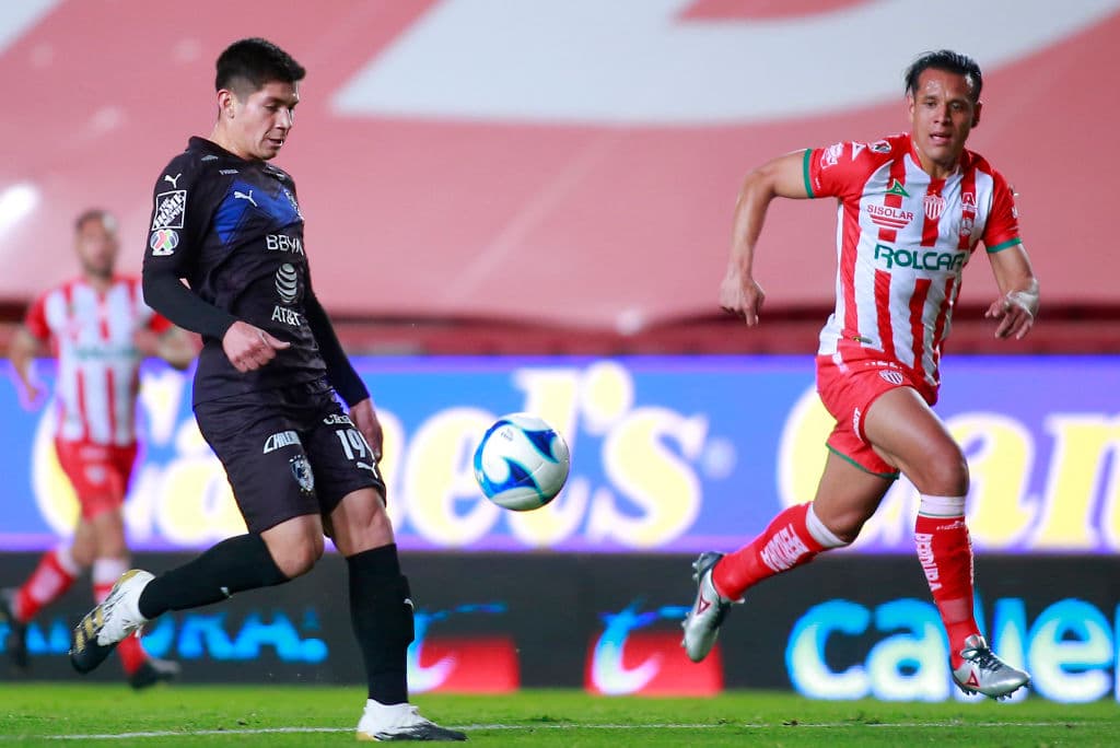 José Alvarado fue titular por primera vez gracias a Funes Mori