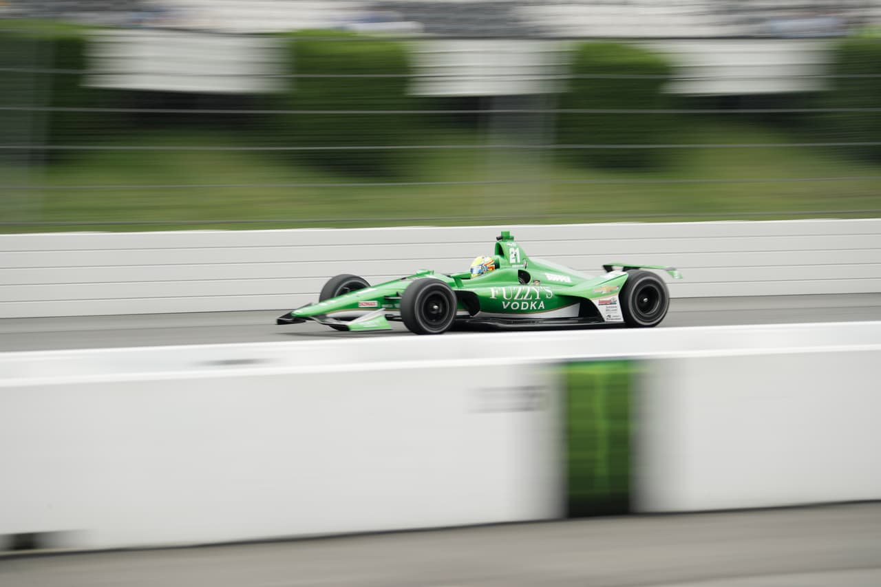 Vale decir que la carrera ya había empezado mal, pues apenas en la vuelta 2 ya había habido un percance que había provocado una bandera amarilla.