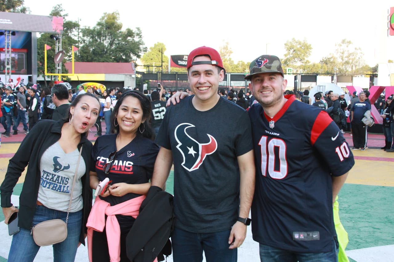 Miles de aficionados y apasionados de la NFL se dieron cita en el estadio Azteca para presenciar el duelo de Monday Night entre Raiders y Texans.
