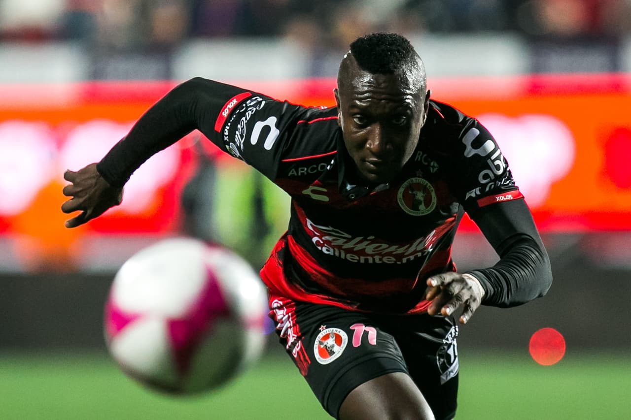 El equipo local no mostro las mejores intenciones en la búsqueda del gol y fueron incapaces de generar acciones de peligro.