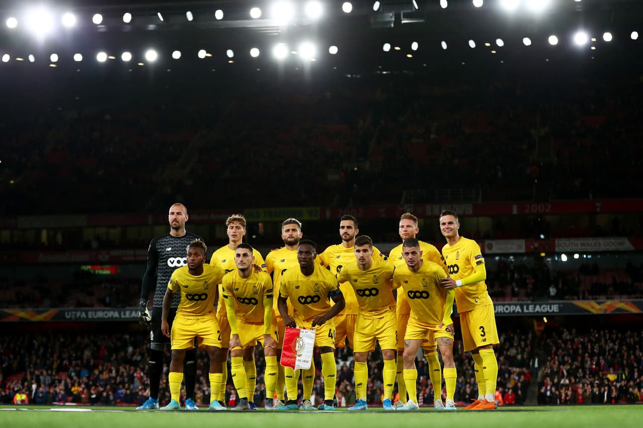 Antes de emigrar a Europa, este joven empezó a jugar futbol sala en el 2010. Posteriormente formó parte del equipo Lituano, donde anotó 15 goles en 19 partidos.