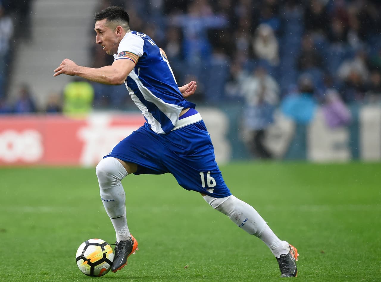 <b>Domingo 15 de abril - Benfica Vs. Porto: </b>un partido emocionante para que las Águilas mantengan su ventaja de un punto o el Dragón les arrebate el liderato de la Liga NOS. Héctor Herrera sería titular, mientras que Diego Reyes iría al banco de suplentes.