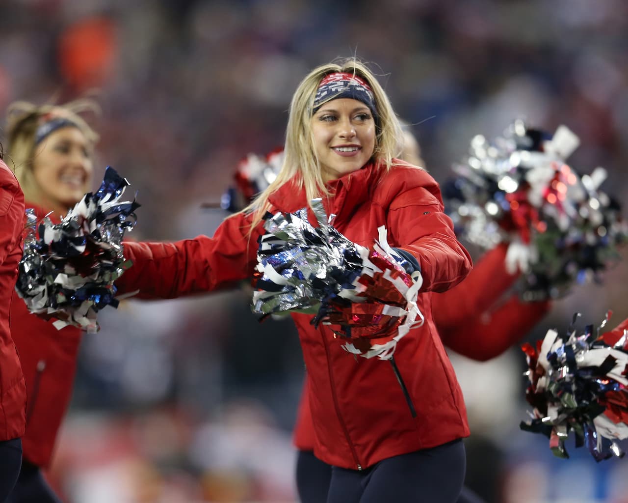 Capitana de las porristas de los New England Patriots, viajó a Hawaii para representar a su equipo en el Pro Bowl 2016. ¡Checa lo mejor de ella!