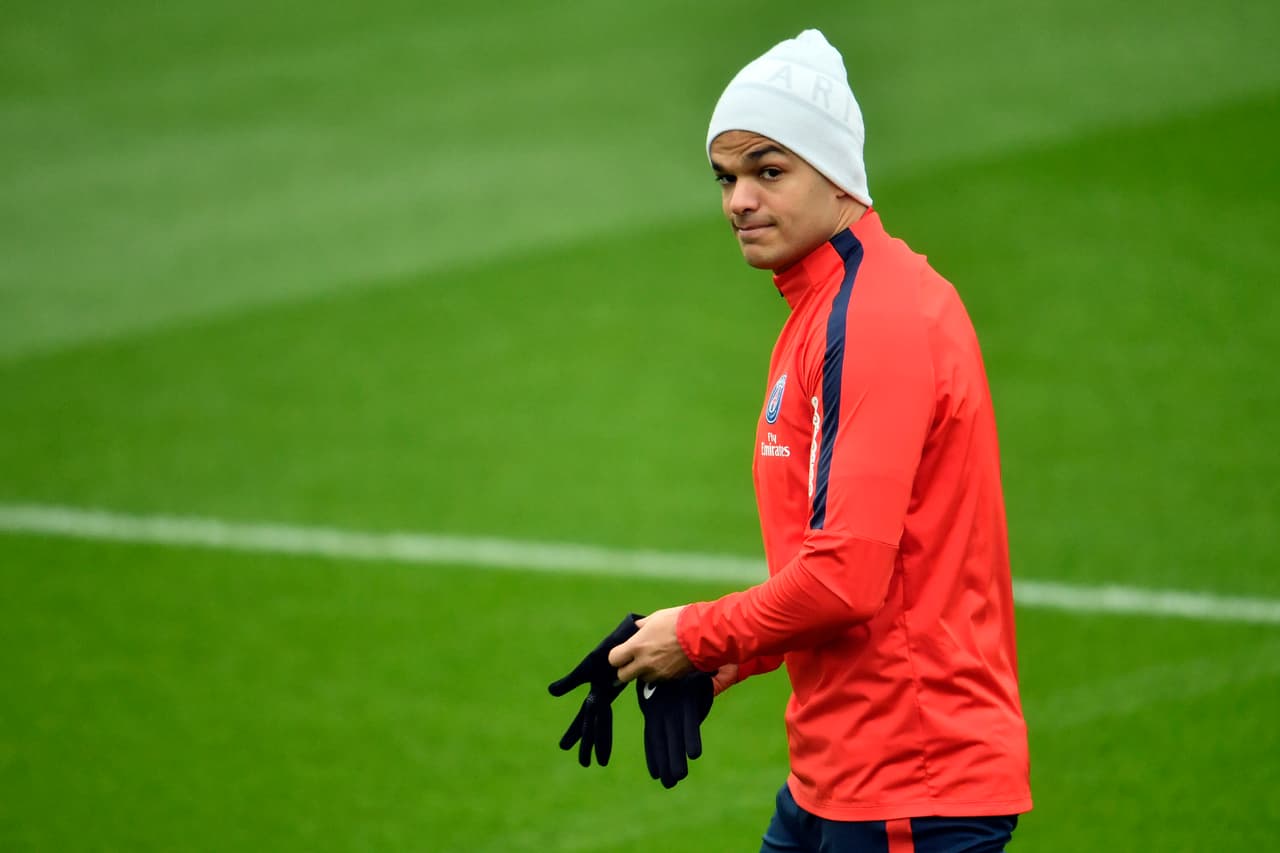 Ben Arfa cumplió un año sin jugar con el PSG pero tiene un salario anual de siete millones de euros.