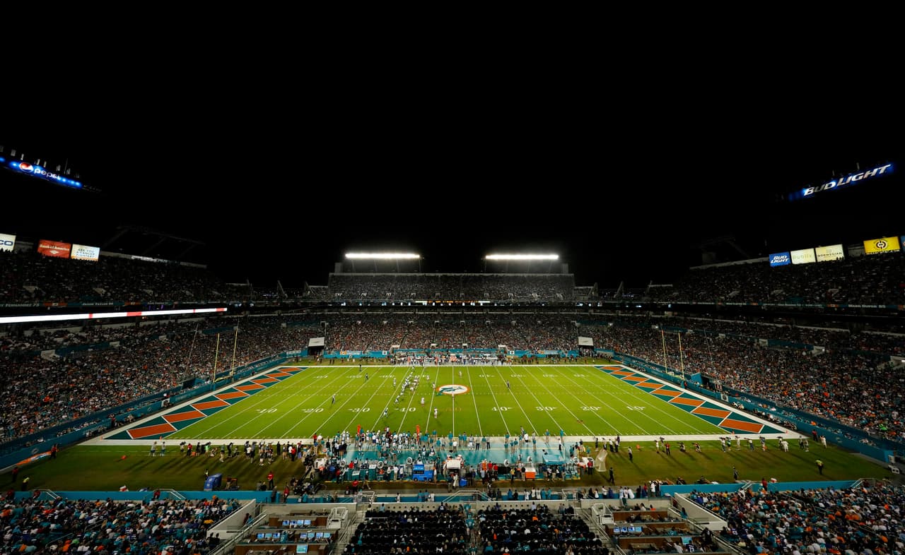 El New Miami Stadium originalmente se llamó Joe Robbie Stadium en honor al fundador de los Dolphins. Fue inaugurado en 1987.