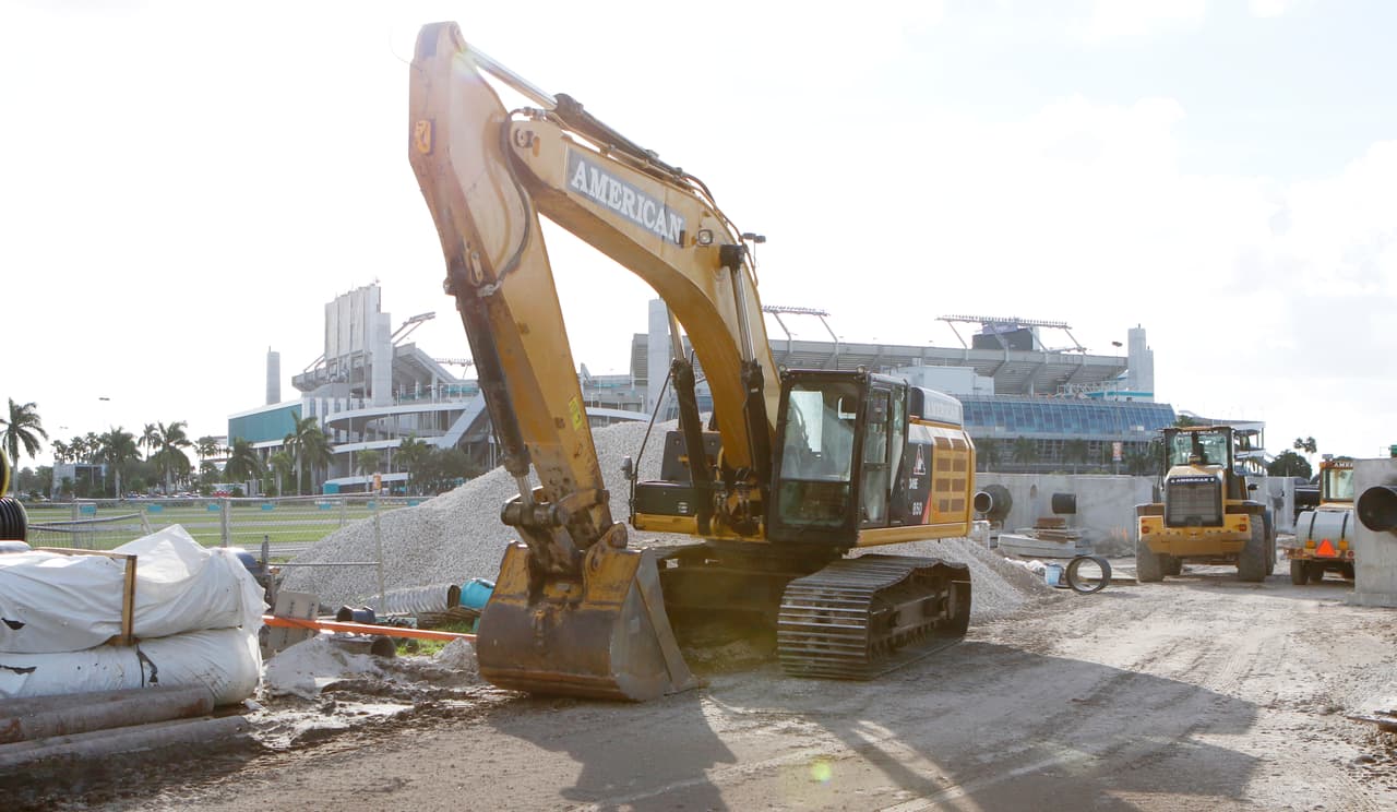 El nuevo diseño para el techo será muy parecido al que tuvo el antiguo Texas Stadium, casa de los Cowboys, solo cubrirá las tribunas, el terreno de juego quedará descubierto.