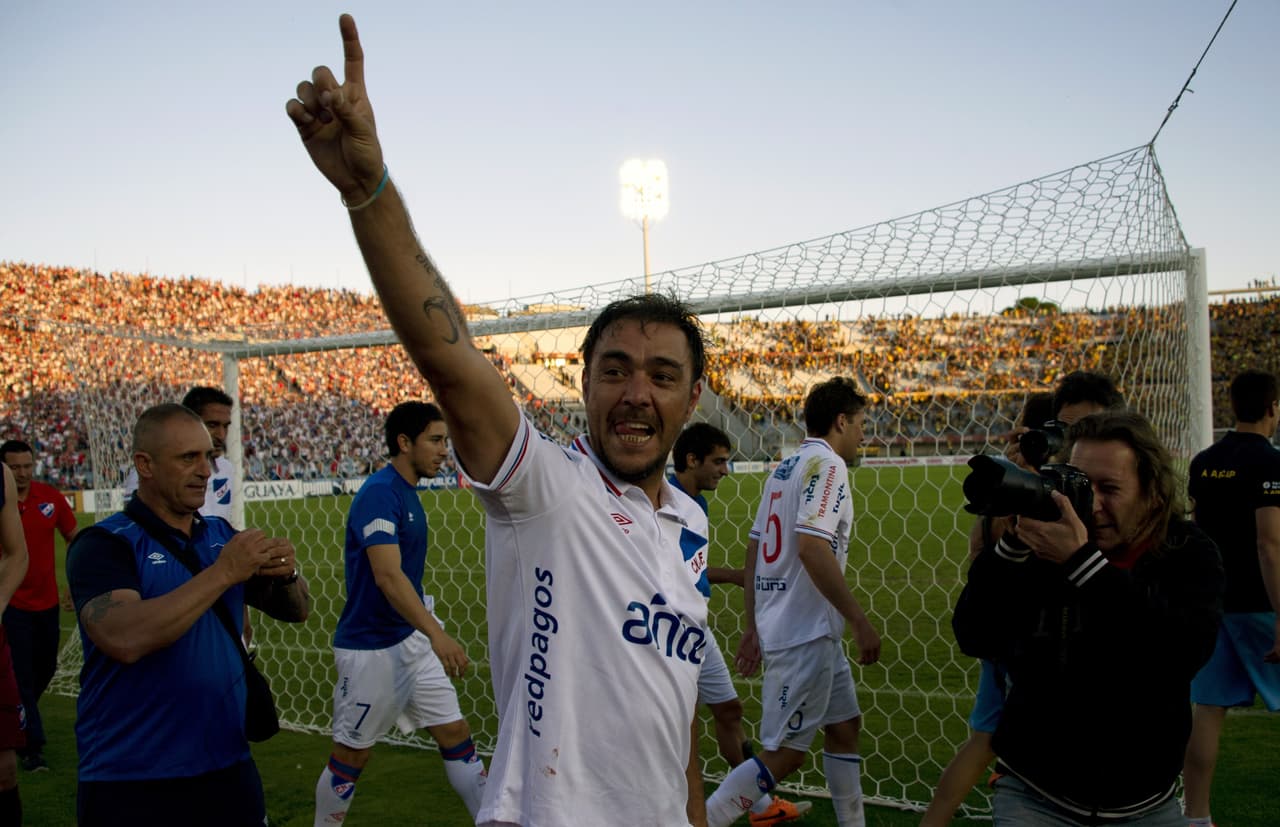 Álvaro Recoba (Retirado) - El 'Chino' uruguayo debutó con 17 años en el fútbol profesional jugando para Danubio. Ídolo del Nacional de Montevideo y el Inter de Milán, equipos con los que ganó casi todos torneos que disputó.