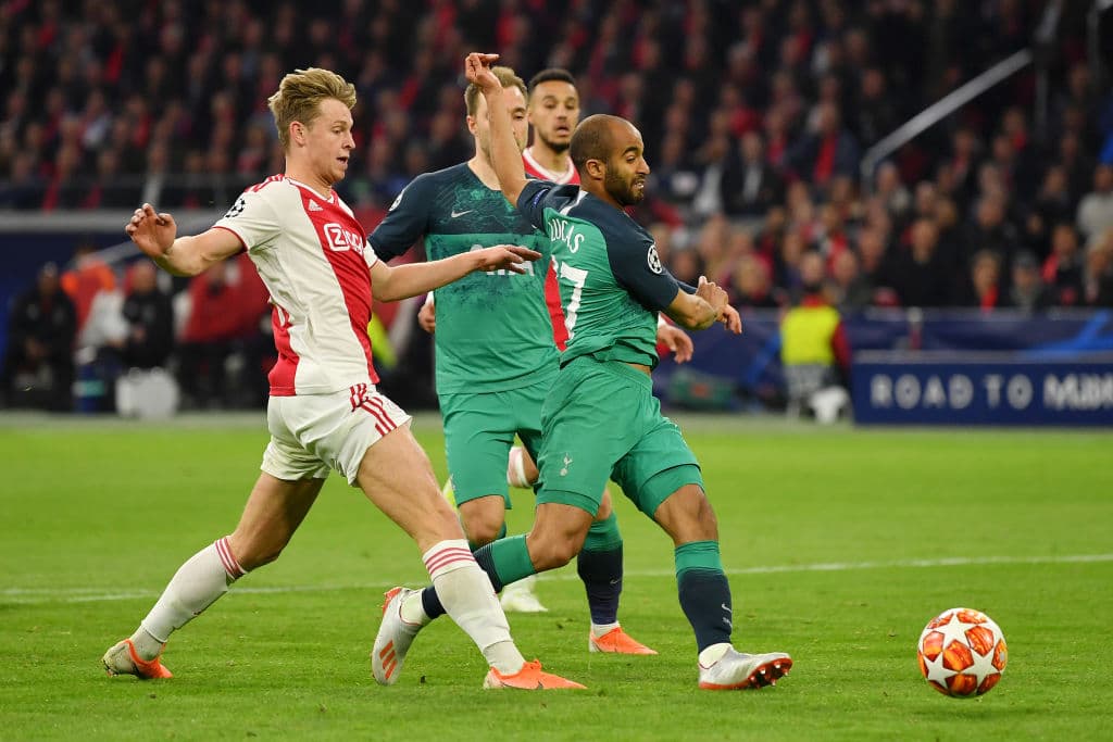 Una actuación milagrosa, providencial, para la eternidad, así fue el triplete que marcó Lucas Moura a favor del Tottenham Hotspur en la Vuelta de las Semifinales de la Liga de Campeones ante el Ajax. Moura anotó a los 55, 59 y 96 minutos los goles que le sacan de la bolsa el boleto a la Final a los Holandeses. Estas son las imágenes de esa proeza.