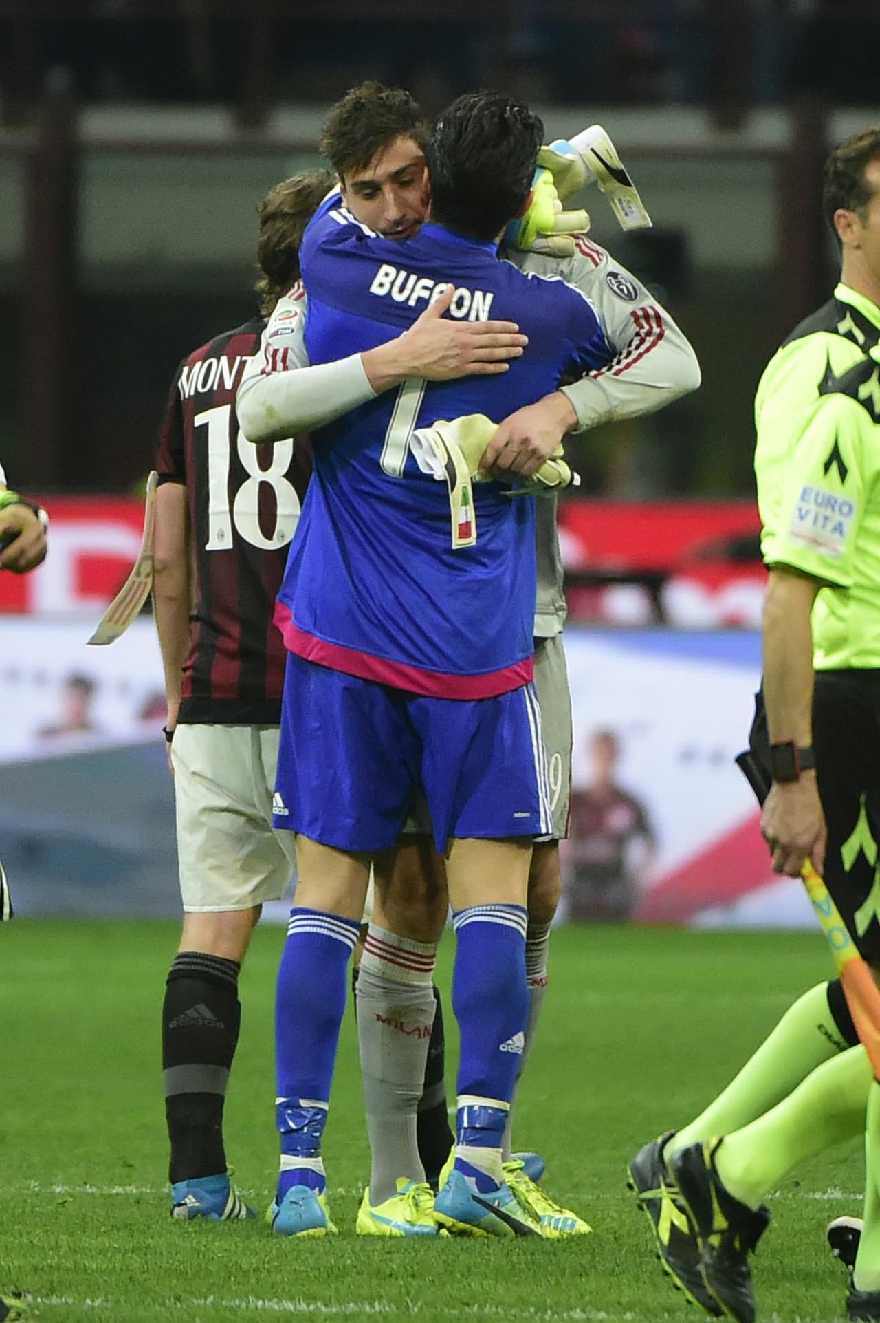 Las versiones sobre su parecido con Buffon ya estaban en boca de todos. Su calidad y su juventud hacían pensar en que repitiera los pasos del experimentado portero, pero en las toldas lombardas.