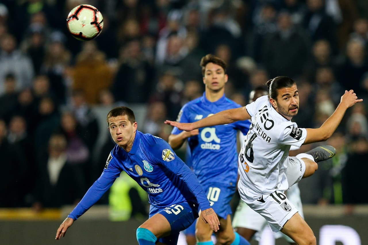 El punto le sirve al Vitoria Guimaraes que sigue quinto con 32 puntos, ahora siete del Sporting de Lisboa que está en zona de clasificación a la UEFA Europa League.