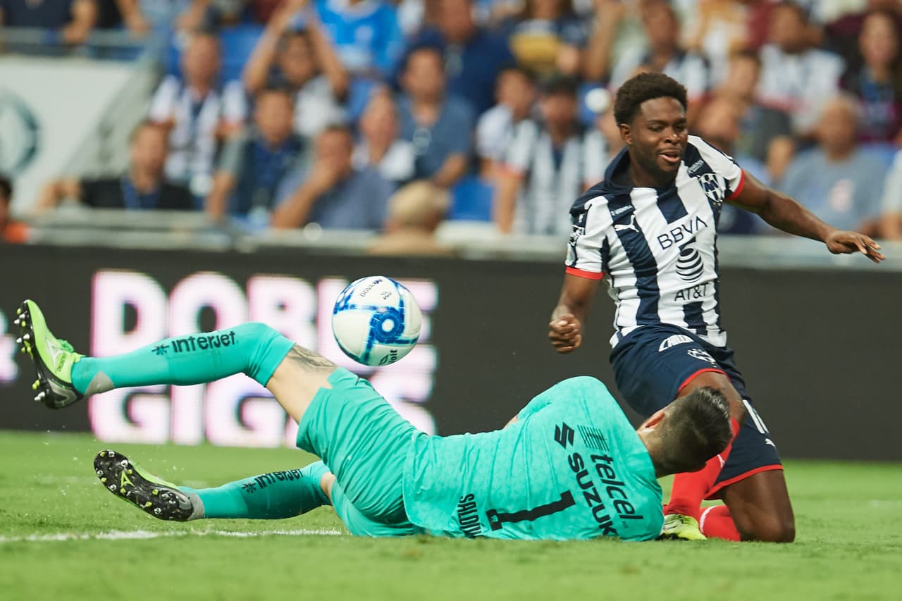 Monterrey arrancó una convincente victoria ante Pumas, que volvió a mostrarse endeble en defensa. Funes Mori y Maxi Meza anotaron para Rayados.