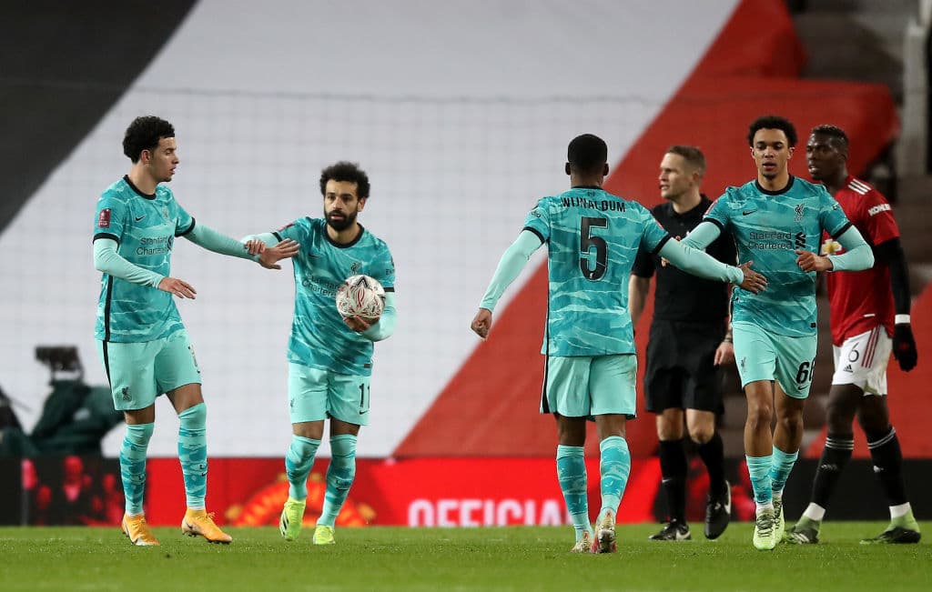 Manchester United derrota al Liverpool 3-2 y deja fuera a los 'Reds' de la FA Cup. Mohamed Salah fue el único autor de los dos goles para los locales, pero Greenwood, Rashford y Fernandes fueron la clave para la victoria.