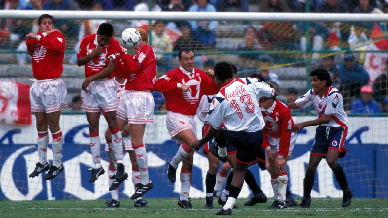 Tenía un guante en el pie, con una zurda muy educada, lista para deleitar a toda la afición futbolera, no sólo a la del América.