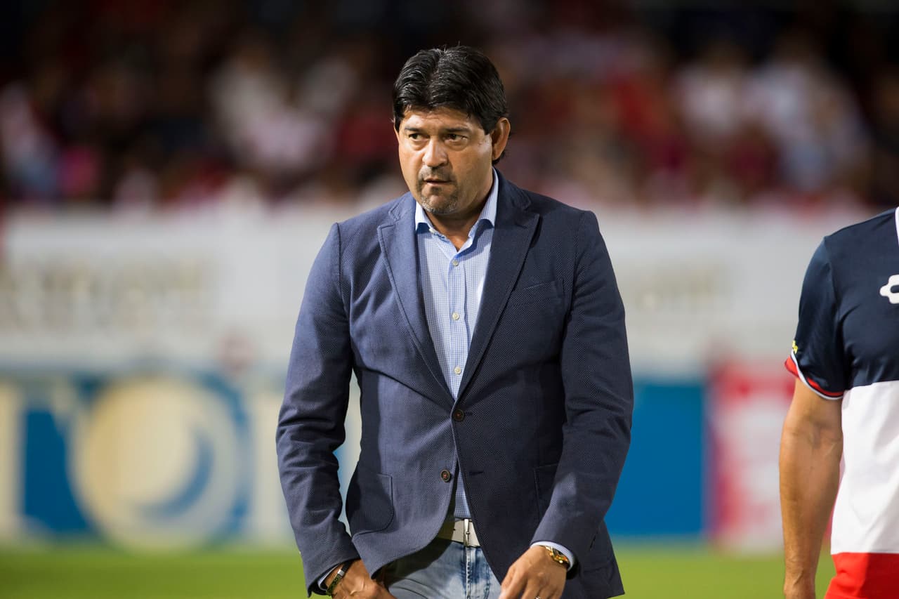 Action photo during the match Veracruz vs Toluca corresponding 16th of the MX League of the Apertura 2017 Tournament. Foto de accion durante el partido Veracruz vs Toluca, correspondiente a la Jornada 16 de la Liga MX del Torneo Apertura 2017, en Estadio Luis Pirata Fuente en la foto: Jose Saturnino Cardozo DT Veracruz 05/11/2017/MEXSPORT/Isabel