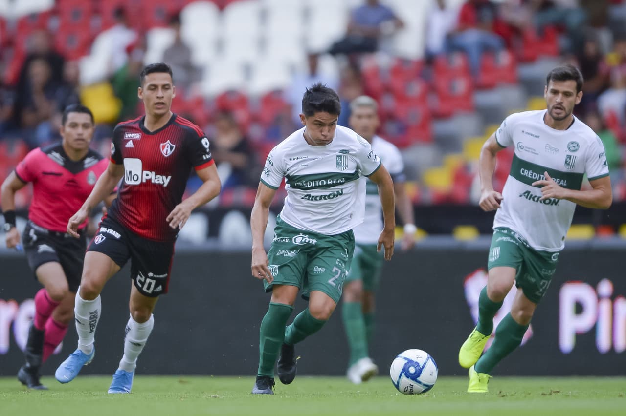 El primer enfrentamiento que hubo entre estos dos equipos fue el 25 de julio de 2018 partido que ganó el Zacatepec con el marcador de 1-2.