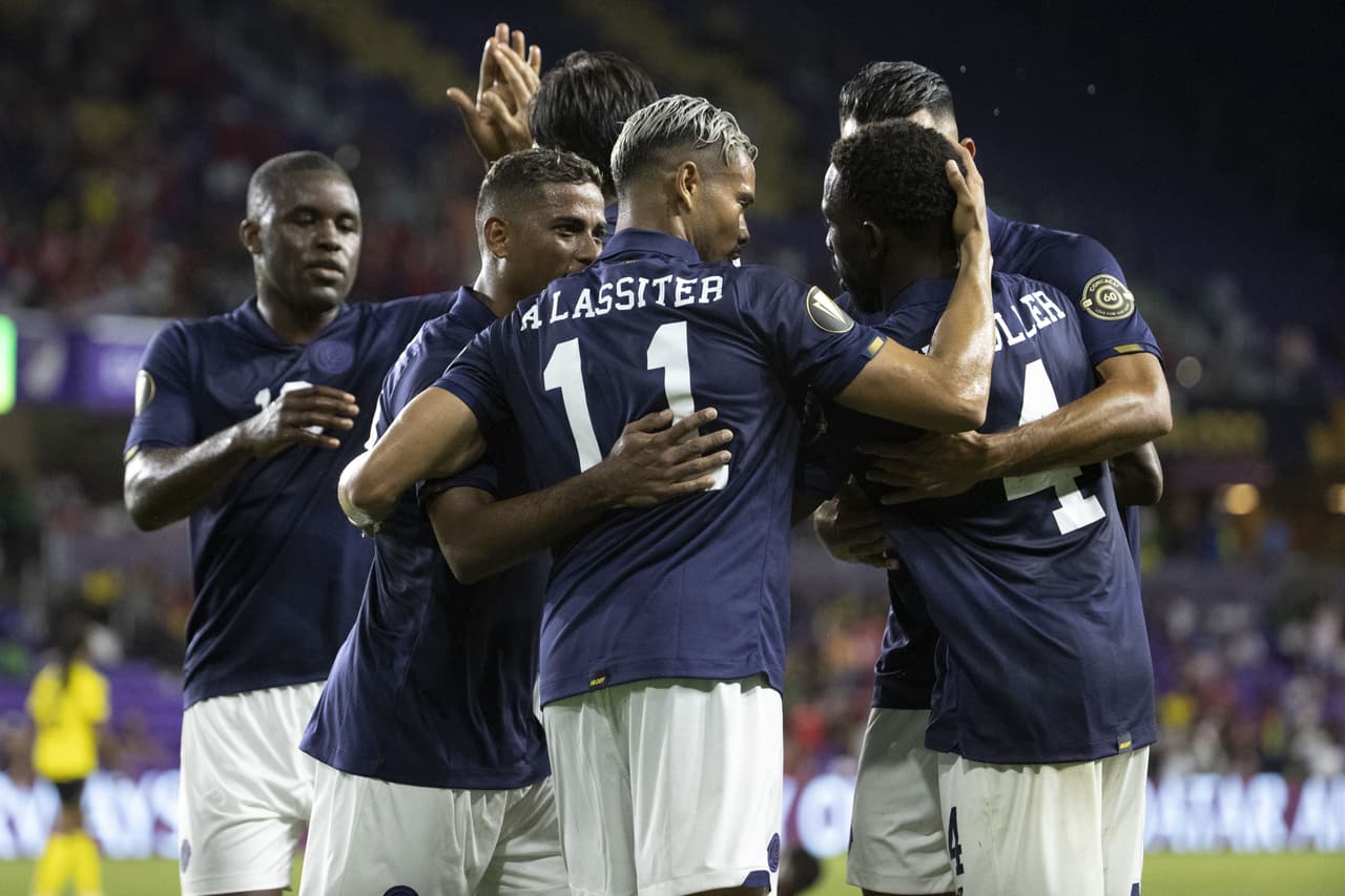 Con solitario gol de Bryan Ruiz, Costa Rica vence 1-0 a Jamaica y consigue paso perfecto a los cuartos de final.