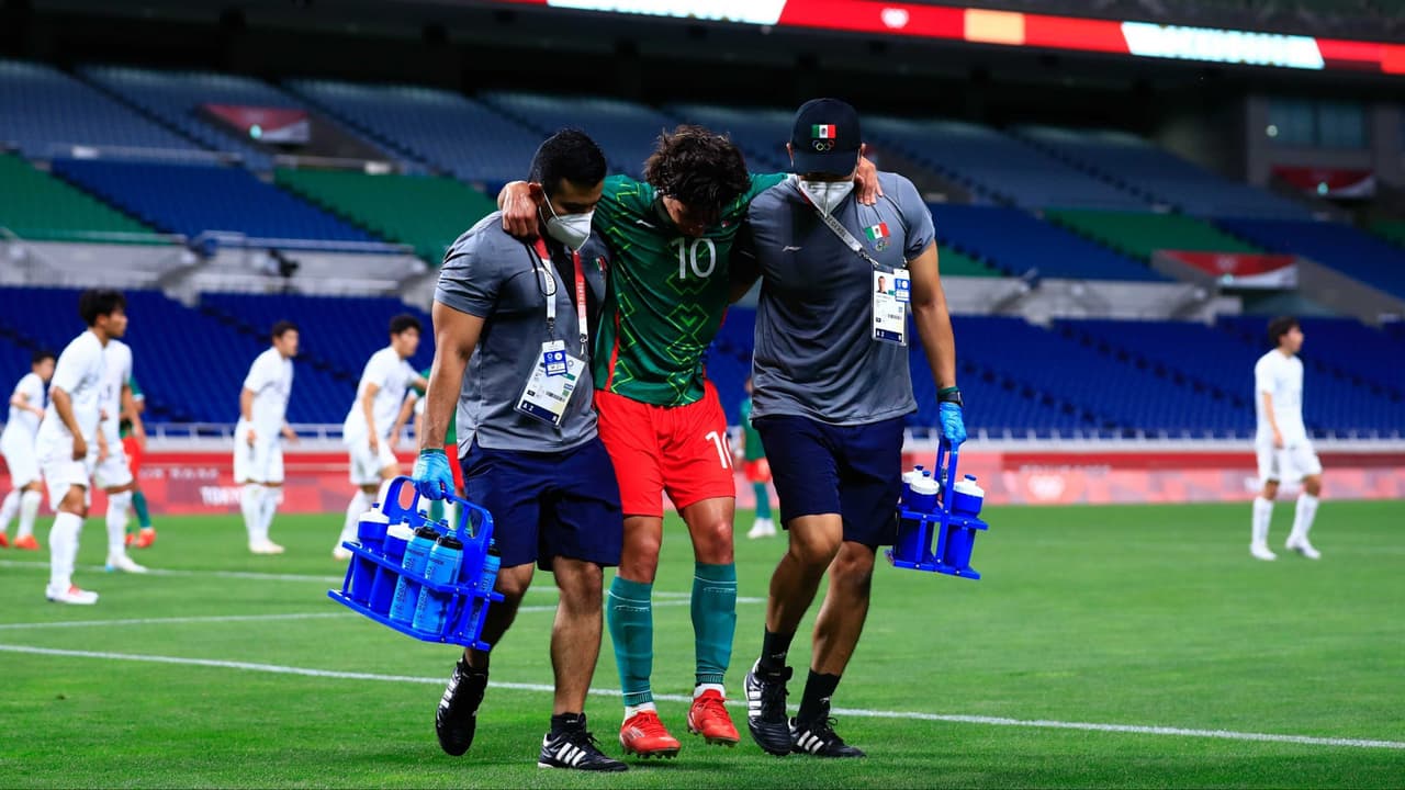 Diego Lainez revela que tiene par de esguinces tras partido ante Japón