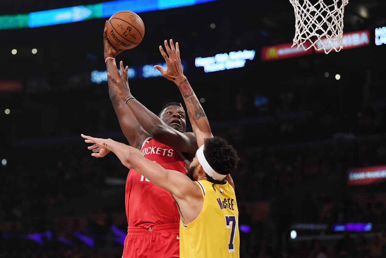 Clint Capela (Houston Rockets) - 64 clavadas