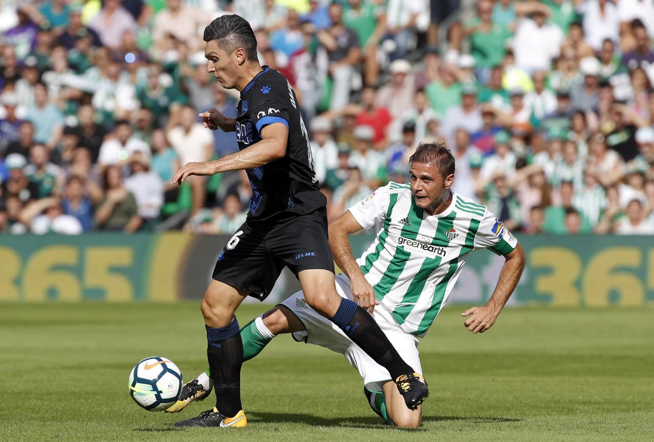 Betis entendió pronto que debía confirmar su voctoria contra un Alavés muy pobre esta temporada, penúltimo y en zona de descenso.