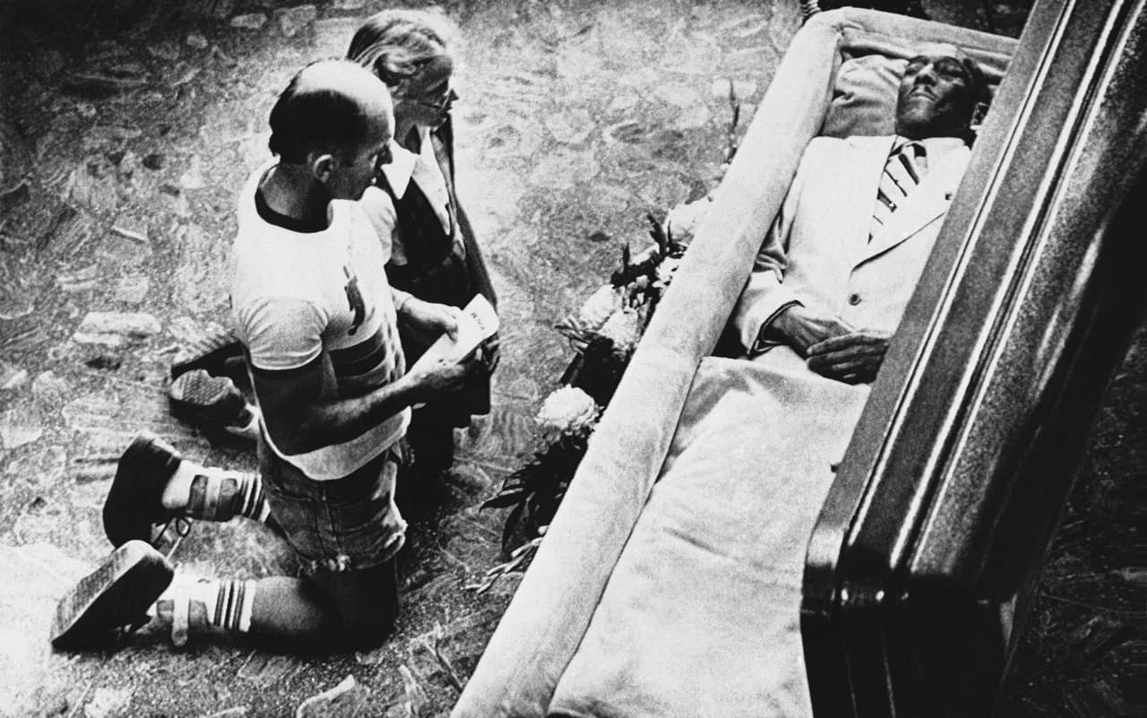 Luego de más de tres décadas de fumar cigarrillos, un cáncer de pulmón cobró con la vida de Jesse Owens a sus 66 años el 31 de marzo de 1980 en Tucson, Arizona.