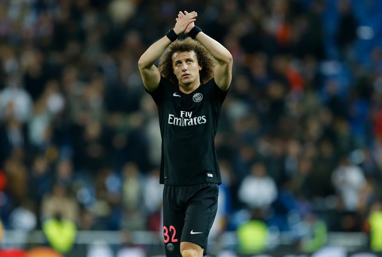 5. David Luiz - cuando el brasileño pasó del Chelsea al Paris Saint-Germain (2014/2015) su precio fue de 49,5 millones de euros.