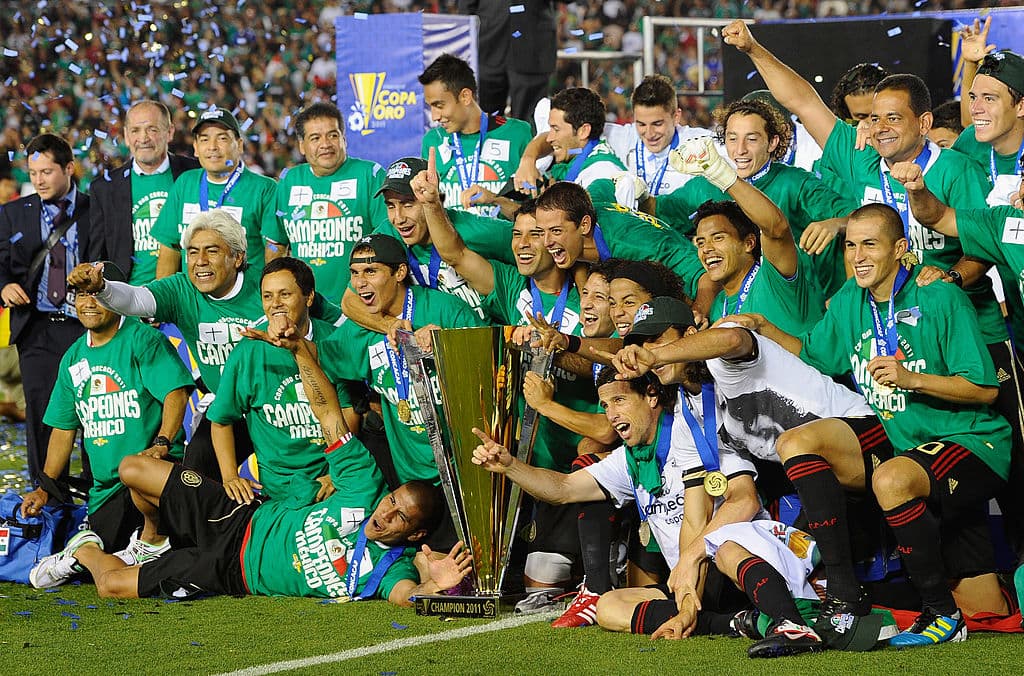 La hazaña más grande que pudo realizar con el equipo fue durante la Copa Oro 2011, donde le arrebataron la victoria al equipo estadounidense por 3 goles a 2.